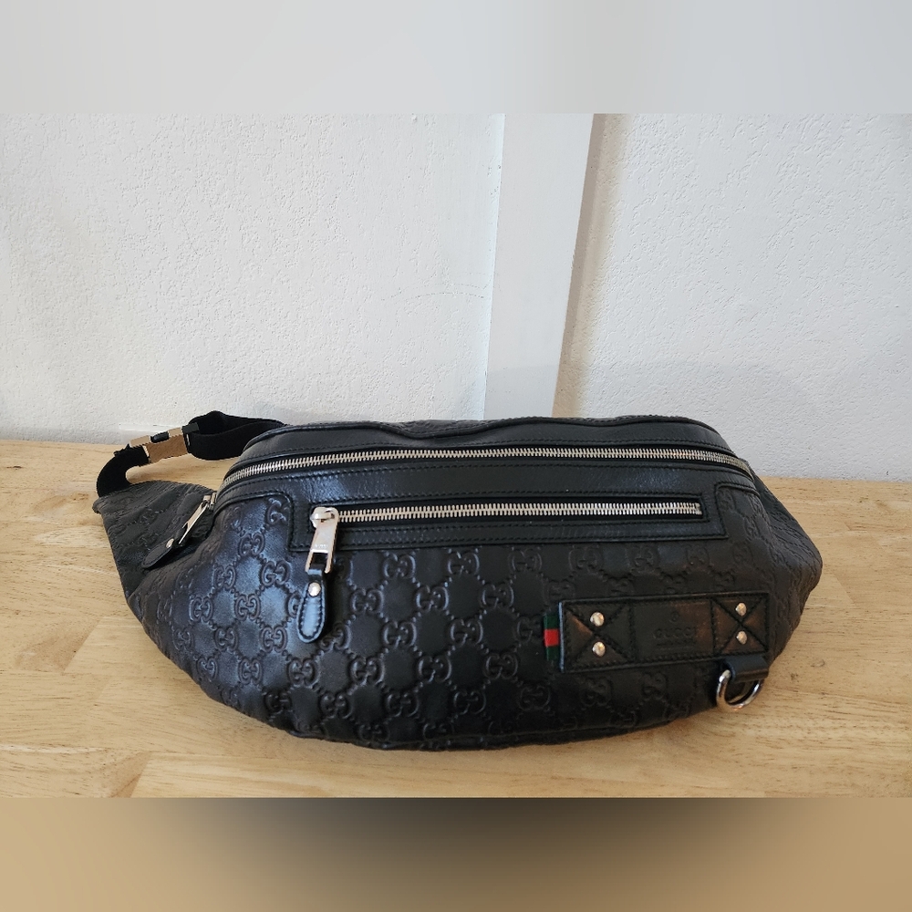 GUCCI black belt bag